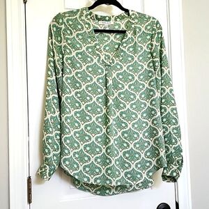 Rose and Olive Green White Elegant Printed Long Sleeve Blouse​​​​ Size Small​​